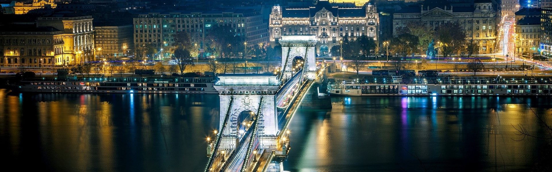 BUDAPEST – TOUR SENZA BARRIERE NELLA PARIGI DELL’EST